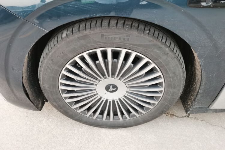 岚图汽车 岚图梦想家 2025款 PHEV 四驱旗舰乾崑版车身外观6007