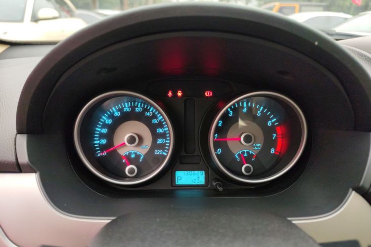 别克 凯越 2013款 1.5L 自动经典型中控内饰14