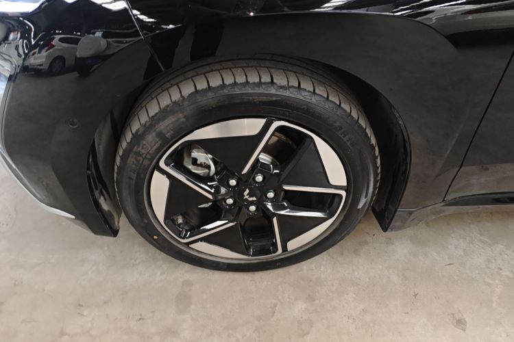 五菱汽车 五菱星光 2025款 610km 智能旗舰型车身外观6001