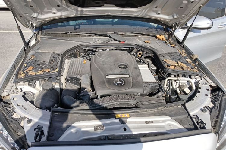 奔驰C级 2018款 C 200 L 运动版机舱底盘24