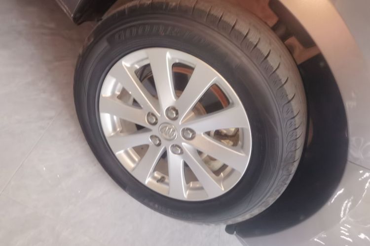 别克GL8 2017款 25S 尊贵型 国V车身外观10