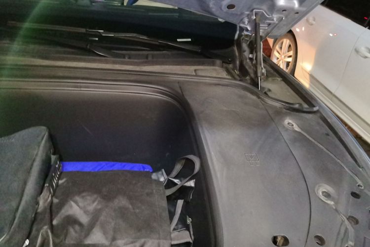 鸿蒙智行 问界M5 2022款 纯电四驱性能版局部细节9007