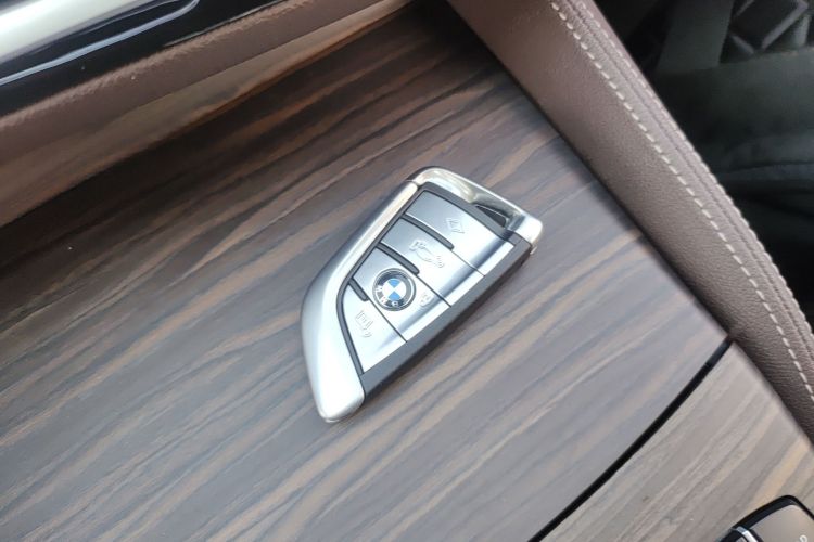 宝马5系 2018款 530Li 尊享型 豪华套装中控内饰11