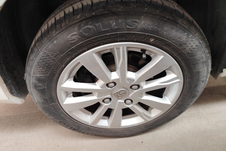 宝骏360 2019款 1.5L CVT精英型 国VI车身外观6008