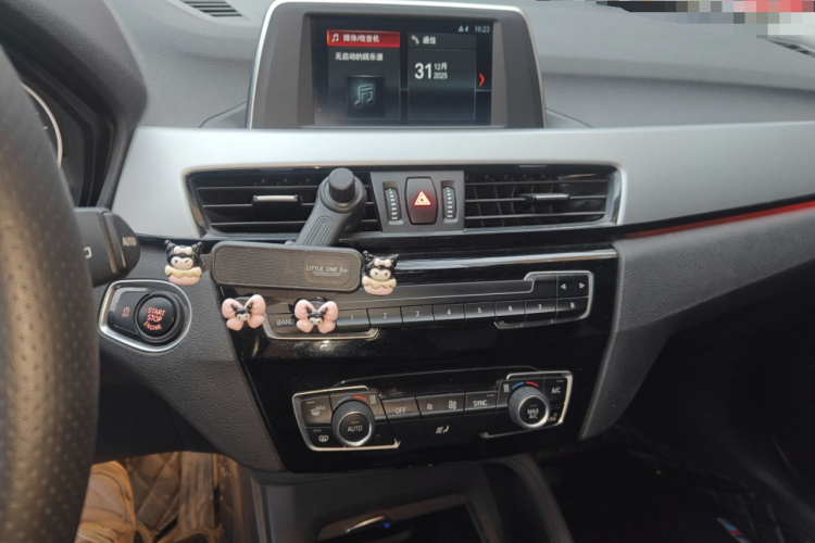 宝马X1 2018款 sDrive18Li 时尚型中控内饰16