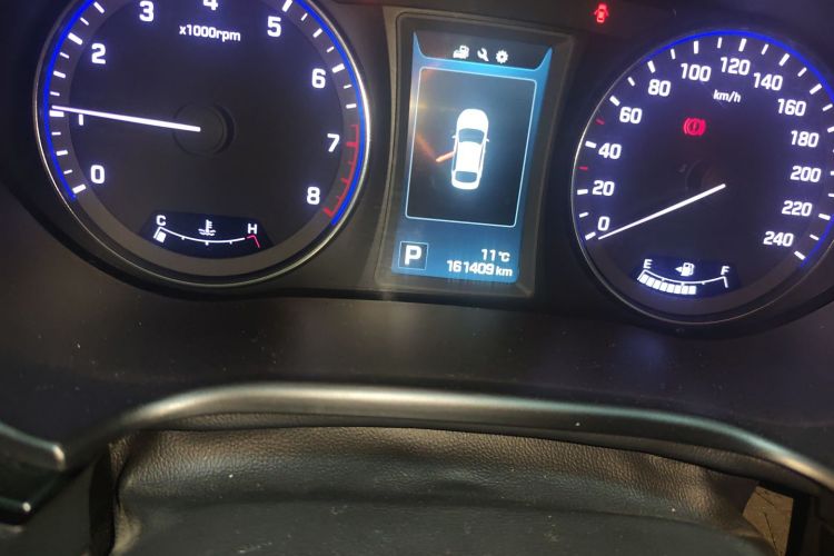 现代 名图 2014款 1.8L 自动尊贵型DLX中控内饰15