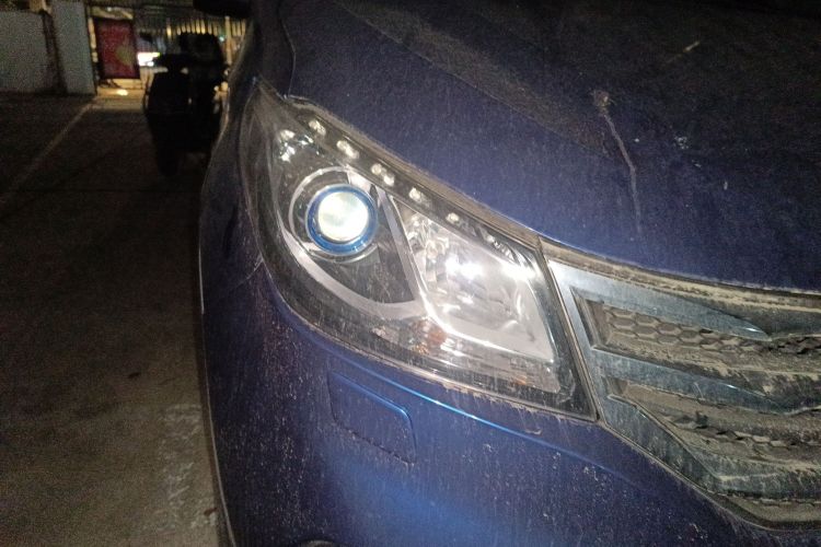 上汽大通MAXUS 大通G10 2014款 2.0T 自动豪华行政版车身外观8