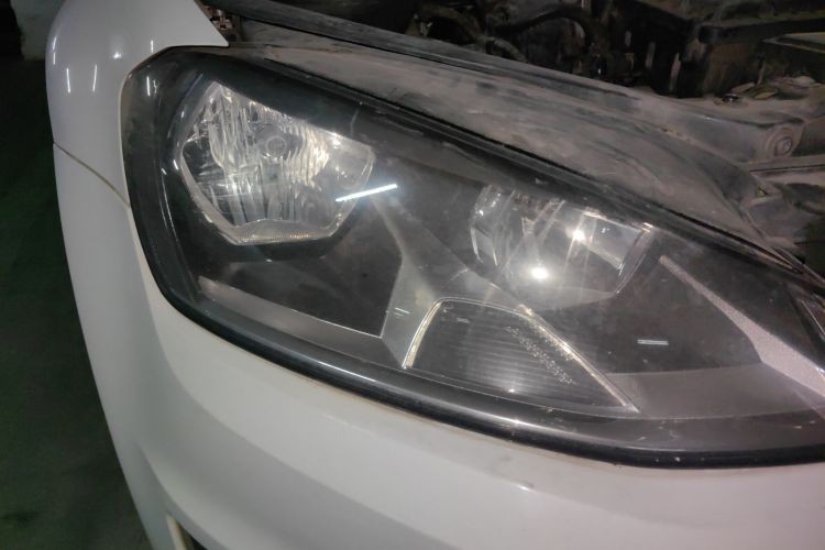 大众 高尔夫 2015款 1.6L 自动时尚型车身外观8