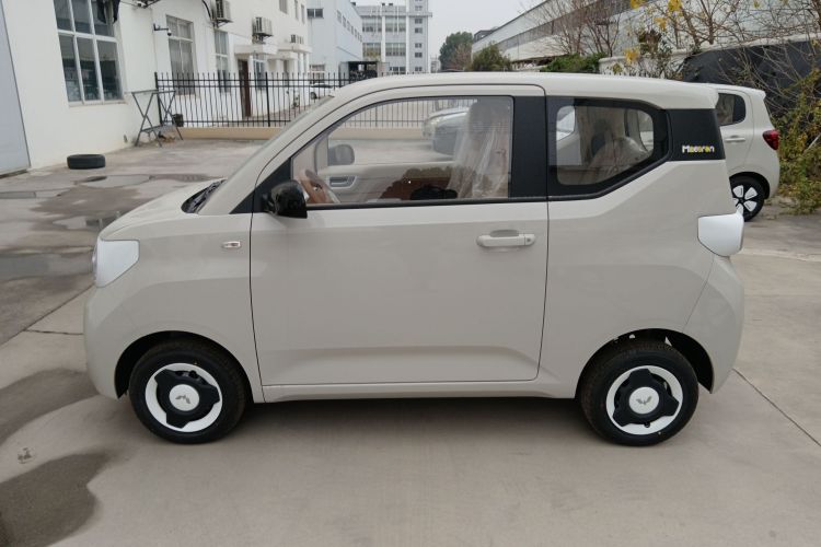 五菱汽车 宏光MINIEV 2024款 第三代 215km 青春版车身外观4