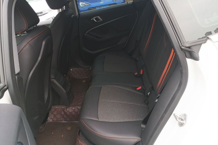 宝马2系(进口) 2023款 225i 四门轿跑车 M运动套装中控内饰7004