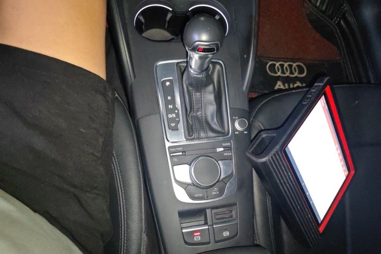 奥迪A3 2018款 30周年年型 Sportback 40 TFSI 风尚型局部细节18