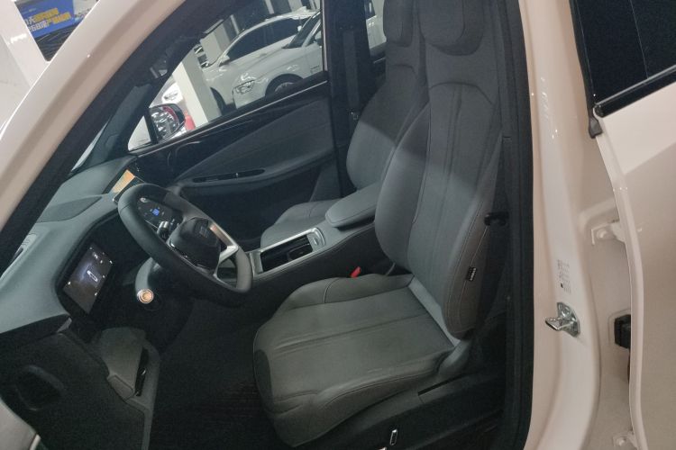 吉利银河 银河L7 2025款 EM-i 115km 探索版中控内饰19