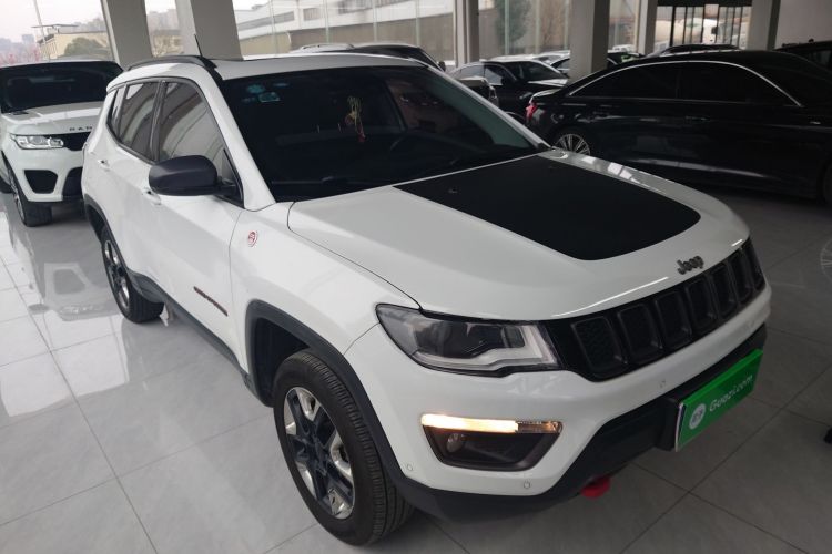 Jeep 指南者 2017款 200TS 自动高性能四驱版车身外观3