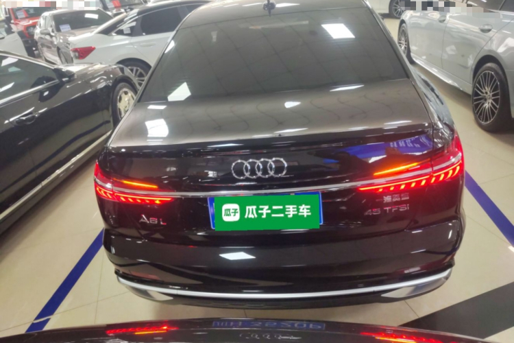 奥迪A6L 2025款 改款 45 TFSI 臻选动感型车身外观6