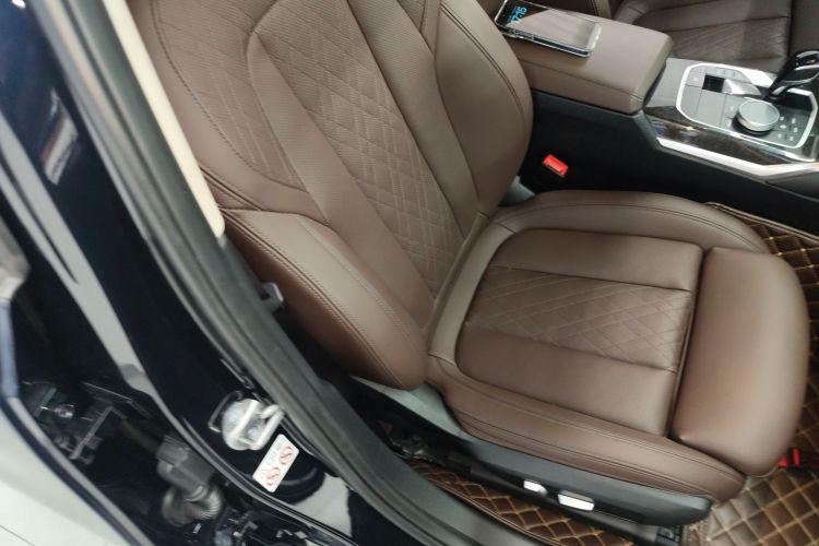 宝马3系 2022款 325Li M运动套装局部细节41