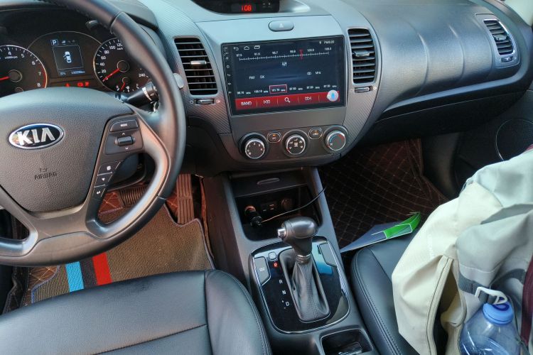 起亚K3 2016款 1.6L 自动GLS中控内饰16