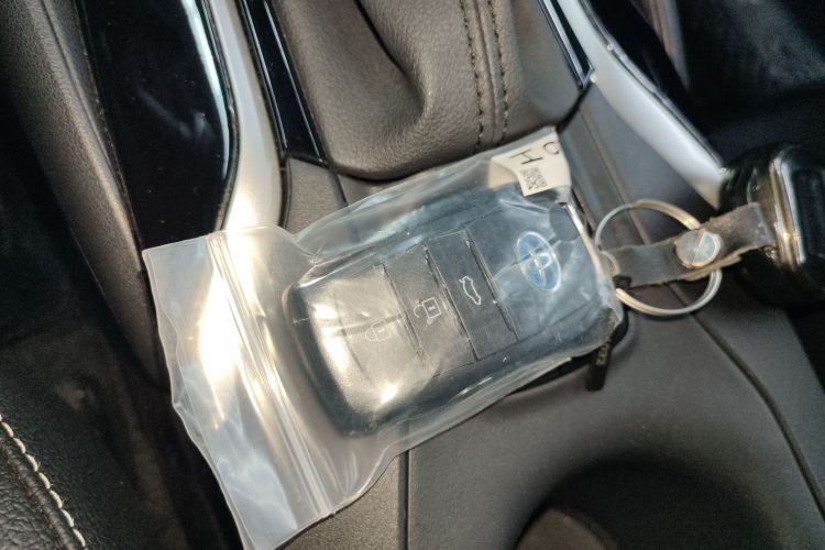 丰田 卡罗拉 2023款 1.8L 智能电混双擎 先锋版中控内饰11