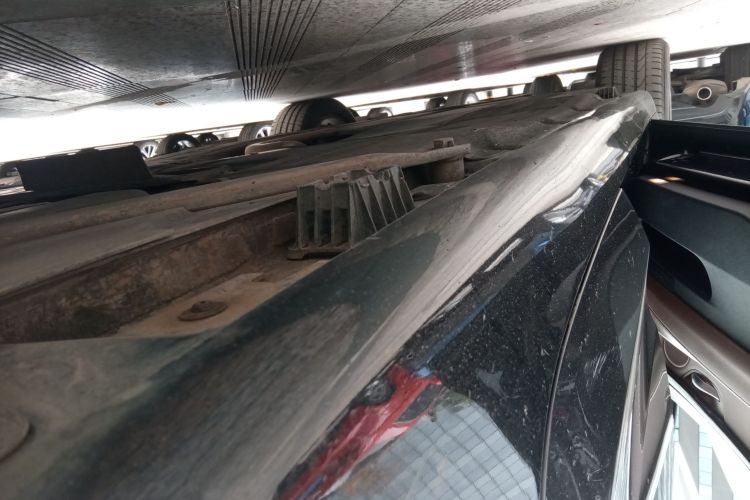 宝马5系GT 2014款 528i 领先型局部细节9002