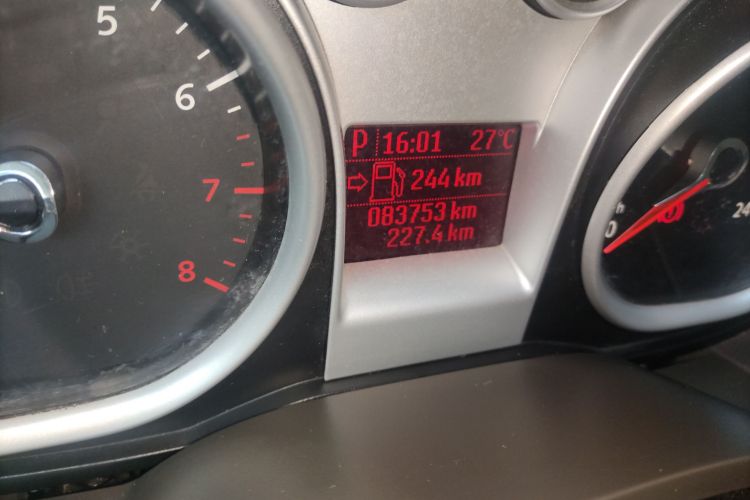 福特 福克斯 2013款 两厢经典 1.8L 自动时尚型中控内饰15