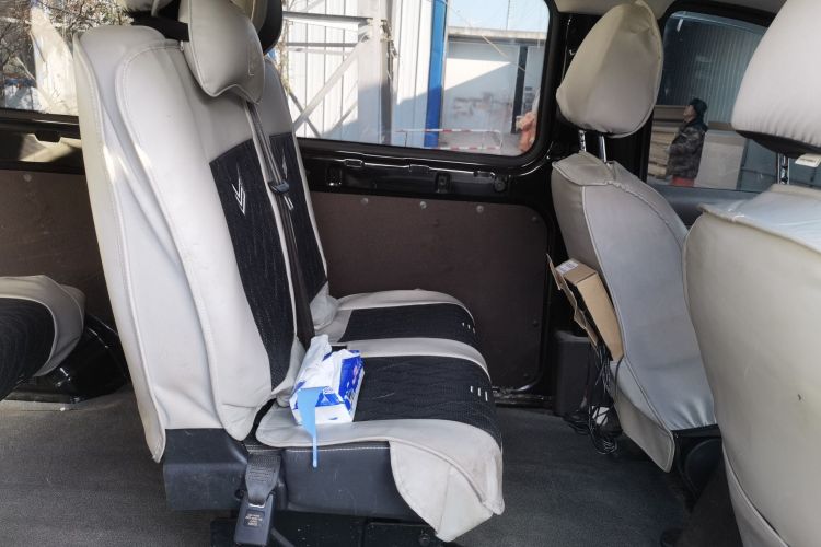 BAW北汽制造 锐胜王牌M7 2023款 1.6L 长轴创富型 7座中控内饰21