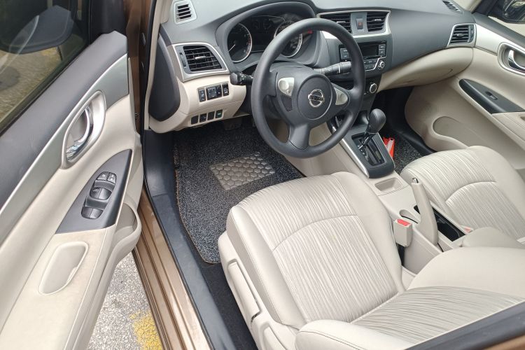 日产 轩逸 2016款 1.6XE CVT舒适版中控内饰7003