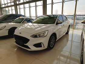 福特 福克斯 2020款 两厢 1.5L 自动锋跃型