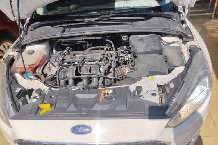 福特 福克斯 2018款 两厢经典 1.6L 自动风尚型智行版机舱底盘24