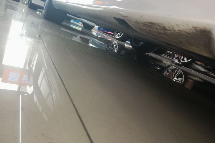 奔驰E级(进口) 2020款 E 260 轿跑车机舱底盘29