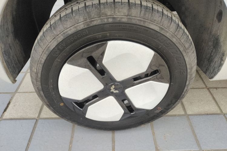 五菱汽车 宏光MINIEV 2024款 第三代 215km 青春版车身外观6008