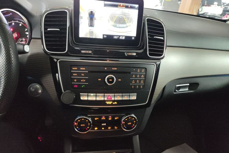 奔驰GLE 2018款 GLE 320 4MATIC 动感型臻藏版中控内饰16