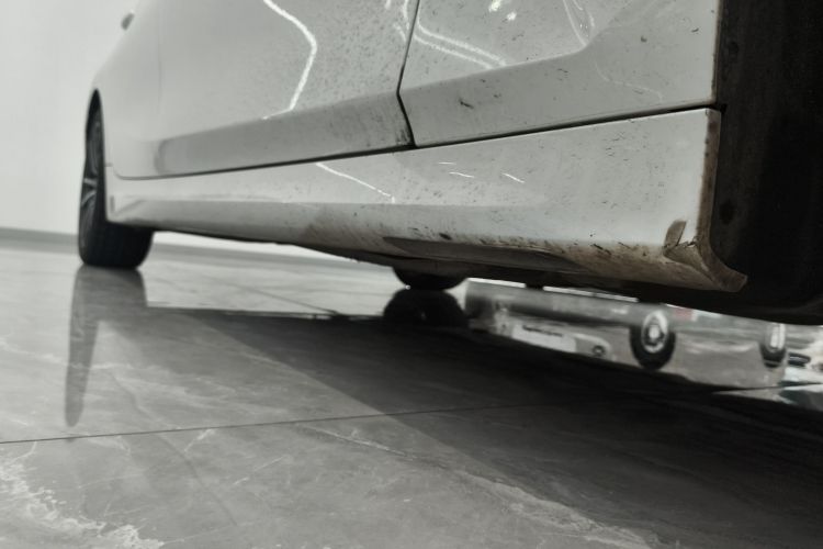 宝马3系 2023款 325Li M运动套装局部细节9001