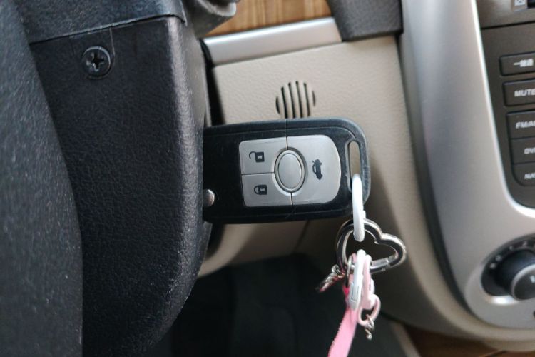 别克 凯越 2015款 1.5L 自动经典型中控内饰11