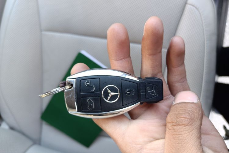 奔驰V级 2018款 V 260 L 尊贵加长版 国VI中控内饰11