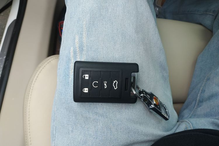 凯迪拉克XTS 2014款 28T 铂金版中控内饰7001