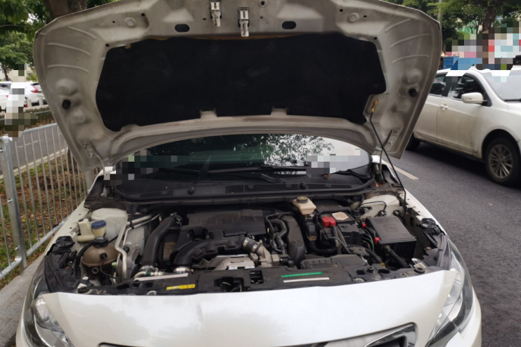 标致408 2016款 1.6T 自动豪华版局部细节24