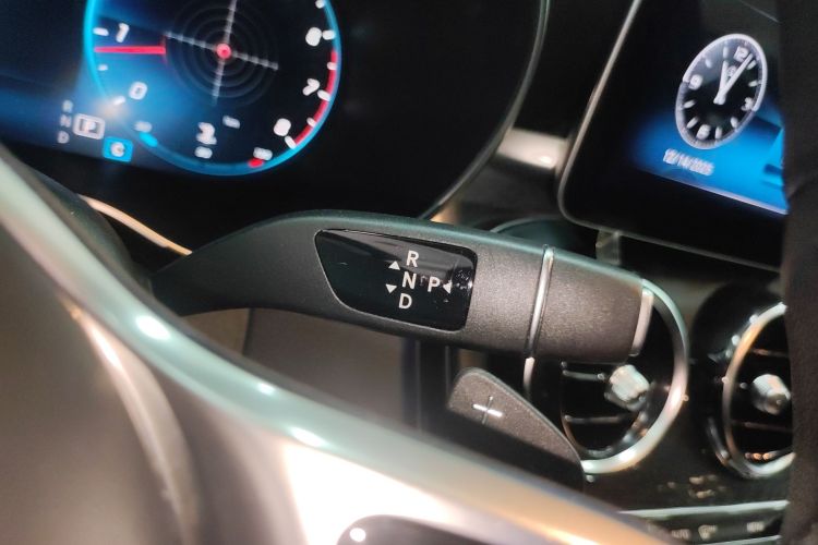 奔驰C级 2019款 改款 C 260 L 运动版局部细节18