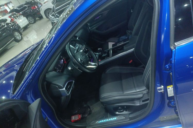 捷豹XEL 2020款 2.0T 200PS R-DYNAMIC 青春运动版局部细节19