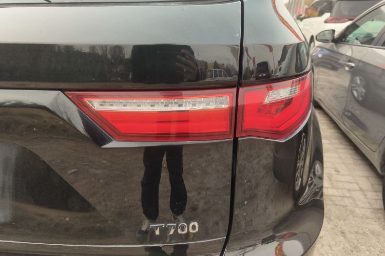众泰T700 2017款 1.8T 双离合尊贵型车身外观9