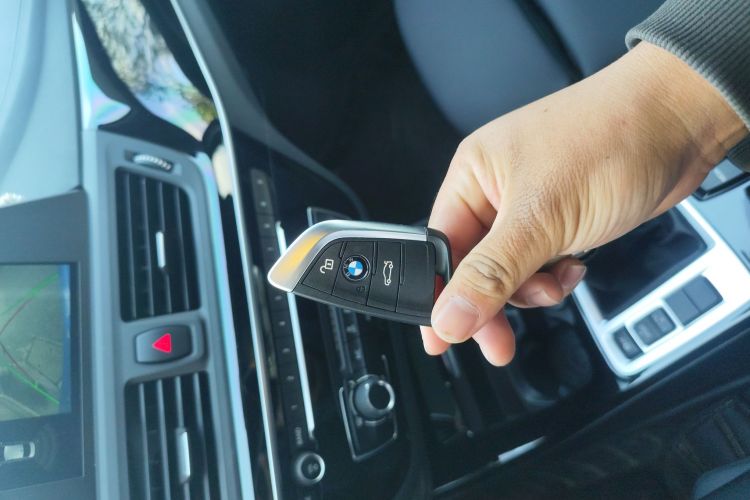 宝马1系 2018款 改款 118i 运动型中控内饰7001