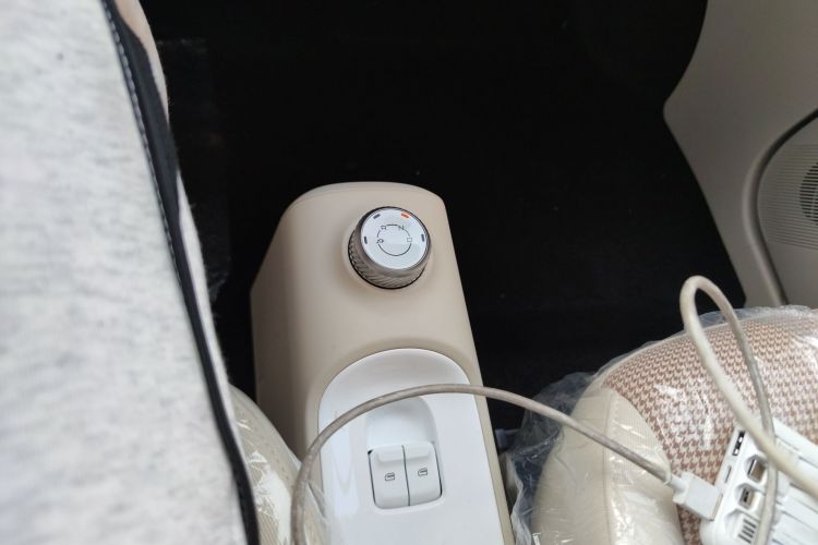 五菱汽车 宏光MINIEV 2024款 第三代 215km 青春版中控内饰18