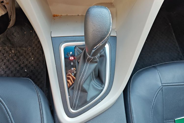 别克 英朗 2015款 15N 自动精英型中控内饰18