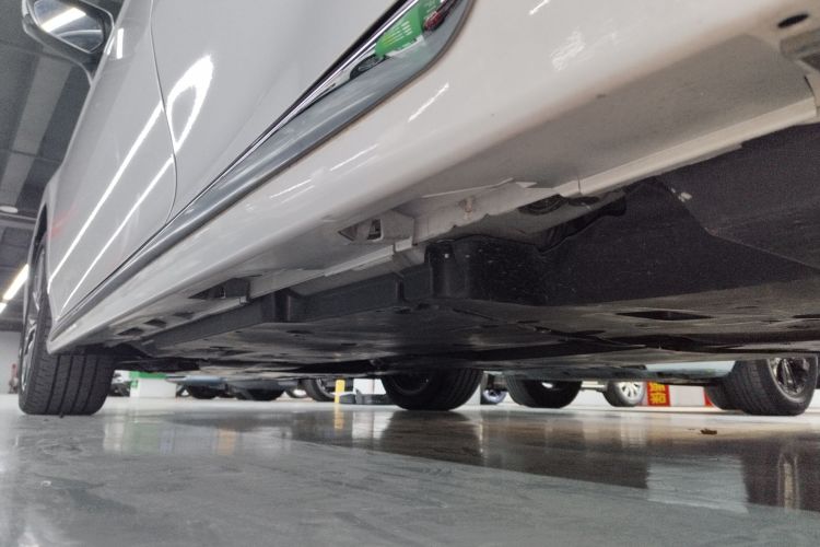 丰田 凯美瑞 2023款 2.5G 豪华版局部细节9002