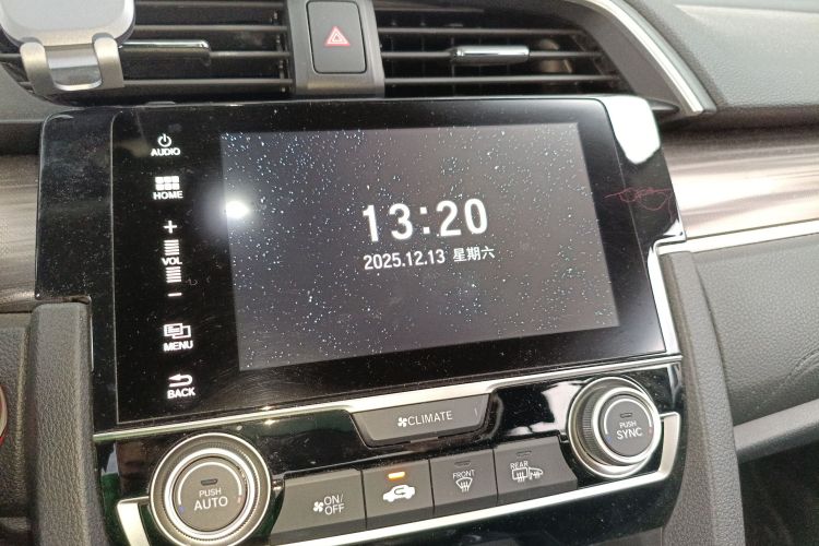 本田 思域 2019款 220TURBO CVT劲擎版 国VI局部细节16