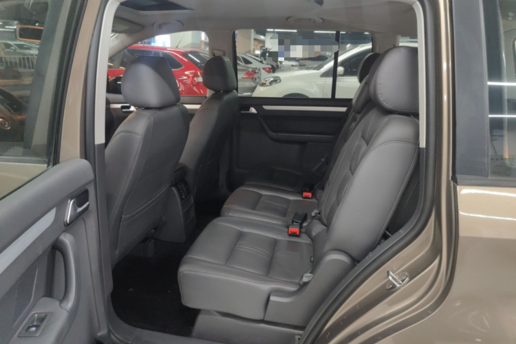 大众 途安 2015款 1.4T DSG舒适版5座中控内饰7004