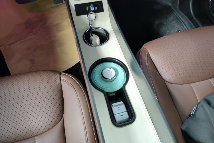 五菱汽车 五菱缤果 2023款 333km 灵犀互联+款局部细节18