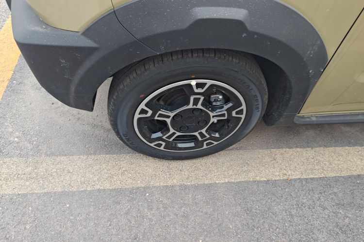 吉利银河 2025款 210km 熊猫骑士车身外观6007