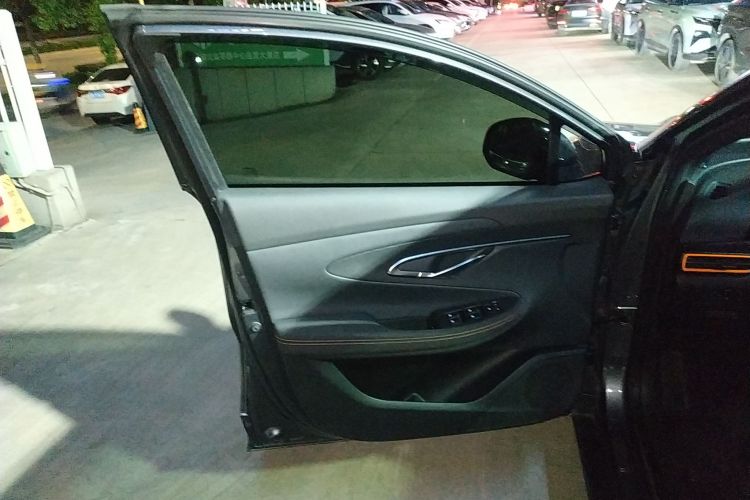 长安UNI-T 2022款 1.5T 尊贵型中控内饰7007