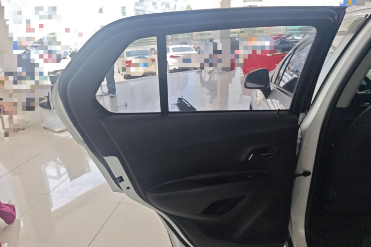 雪佛兰 创酷 2018款 330T 自动两驱精英型中控内饰7008