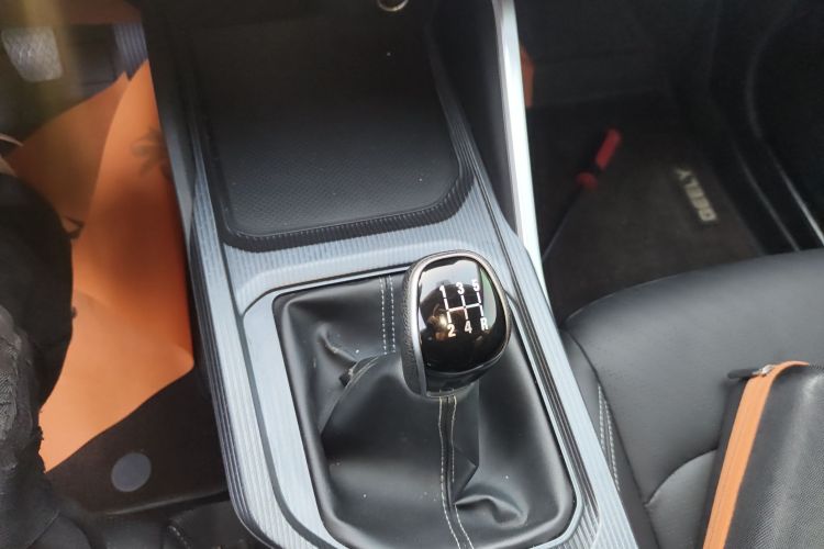 吉利汽车 帝豪 2022款 第4代 1.5L 手动豪华型中控内饰18