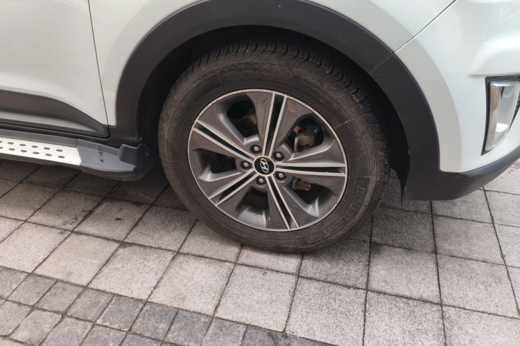 北京现代ix25 2015款 1.6L 自动两驱智能型GLS车身外观6007